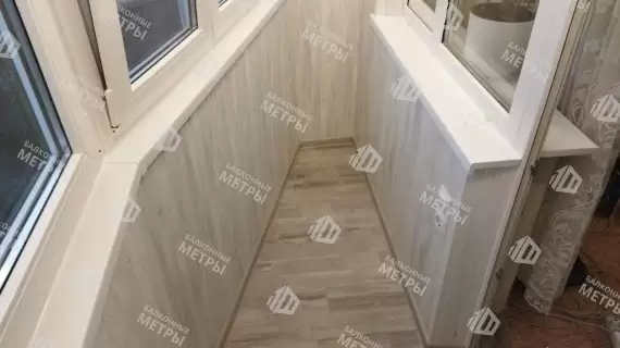 Отделка балкона с утеплением в многоквартирном доме Отделка балкона с утеплением в многоквартирном доме