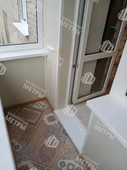 Отделка балкона под ключ с холодным остеклением и выносом остекления Отделка балкона под ключ с холодным остеклением и выносом остекления
