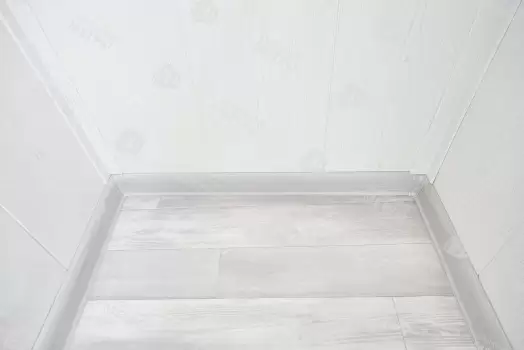 Отделка балкона панелями ПВХ с остеклением Provedal Отделка балкона панелями ПВХ с остеклением Provedal