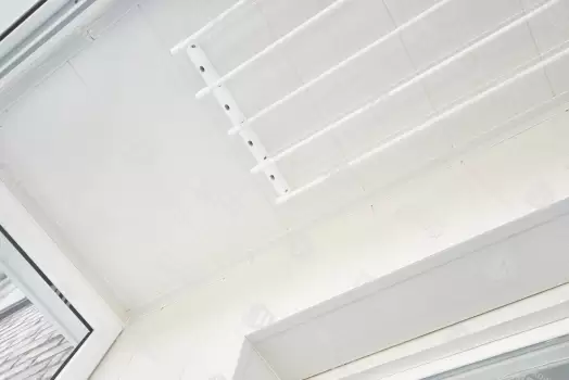 Отделка балкона панелями ПВХ с остеклением Provedal Отделка балкона панелями ПВХ с остеклением Provedal