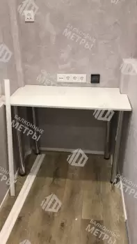 Отделка балкона гипсокартоном и ламинатом с установкой шкафа и тумбы Отделка балкона гипсокартоном и ламинатом с установкой шкафа и тумбы