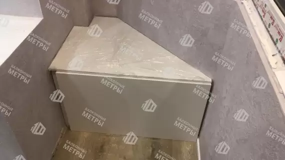Отделка балкона гипсокартоном и ламинатом с установкой шкафа и тумбы Отделка балкона гипсокартоном и ламинатом с установкой шкафа и тумбы