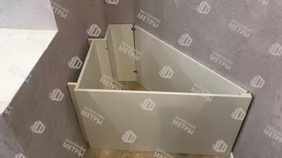 Отделка балкона гипсокартоном и ламинатом с установкой шкафа и тумбы Отделка балкона гипсокартоном и ламинатом с установкой шкафа и тумбы