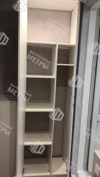 Отделка балкона гипсокартоном и ламинатом с установкой шкафа и тумбы Отделка балкона гипсокартоном и ламинатом с установкой шкафа и тумбы