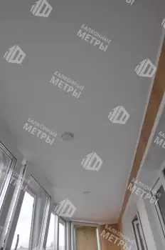 Остекление лоджии окнами с мультифункциональным стеклопакетом и отделка Остекление лоджии окнами с мультифункциональным стеклопакетом и отделка