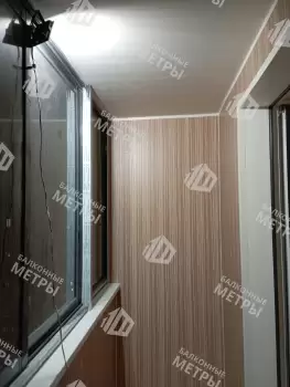 Отделка стен и потолка балкона ПВХ панелями Отделка стен и потолка балкона ПВХ панелями