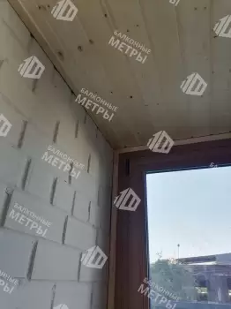 Отделка стен и потолка на балконе