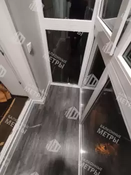 Панорамное остекление и отделка п-образного балкона с утеплением Панорамное остекление и отделка п-образного балкона с утеплением