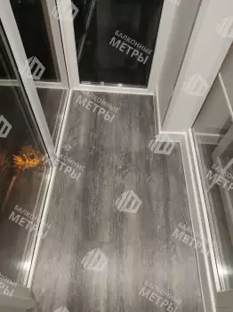 Панорамное остекление и отделка п-образного балкона с утеплением Панорамное остекление и отделка п-образного балкона с утеплением