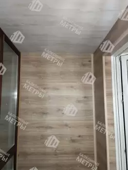 Отделка балкона под ключ в серии дома П-44 с холодным остеклением