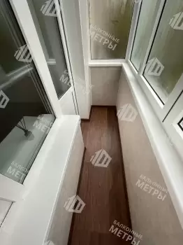 Отделка и остекление П-образного балкона без утепления, в кирпичном доме Отделка и остекление П-образного балкона без утепления, в кирпичном доме