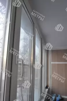 Остекление и отделка балкона ПВХ панелями и ламинатом Остекление и отделка балкона ПВХ панелями и ламинатом